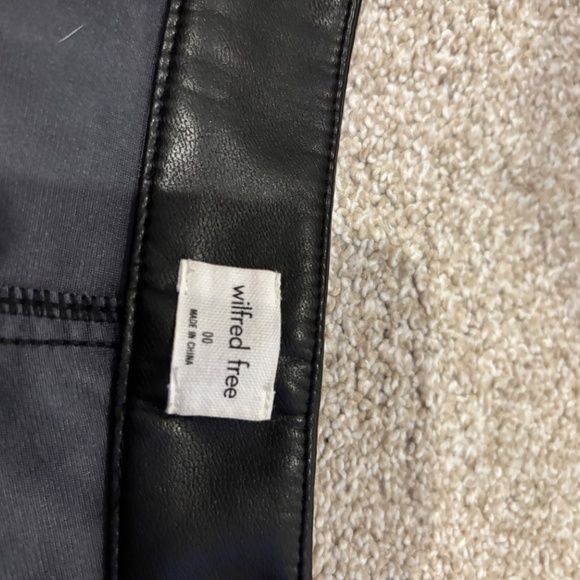 Aritzia black leather leggings - size 00 - Picture 2 of 2